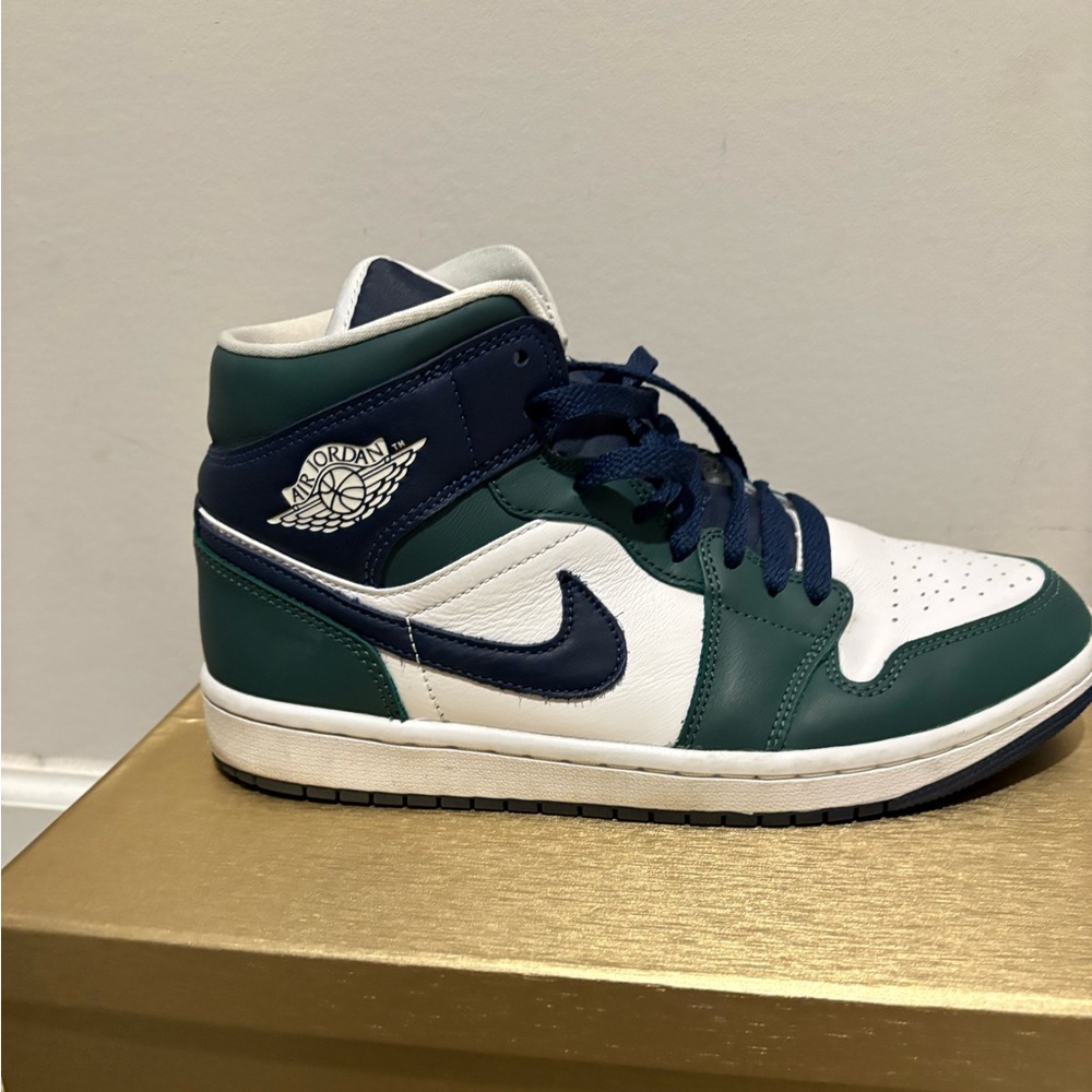 Jordan Mid